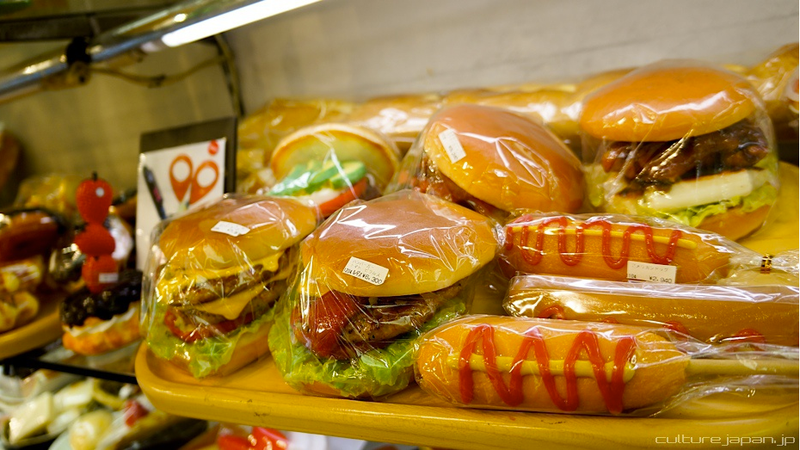 Illustration for article titled This Store Sells Food. Plastic Food.